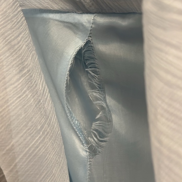 Beautiful silk halter top - Picture 6 of 7